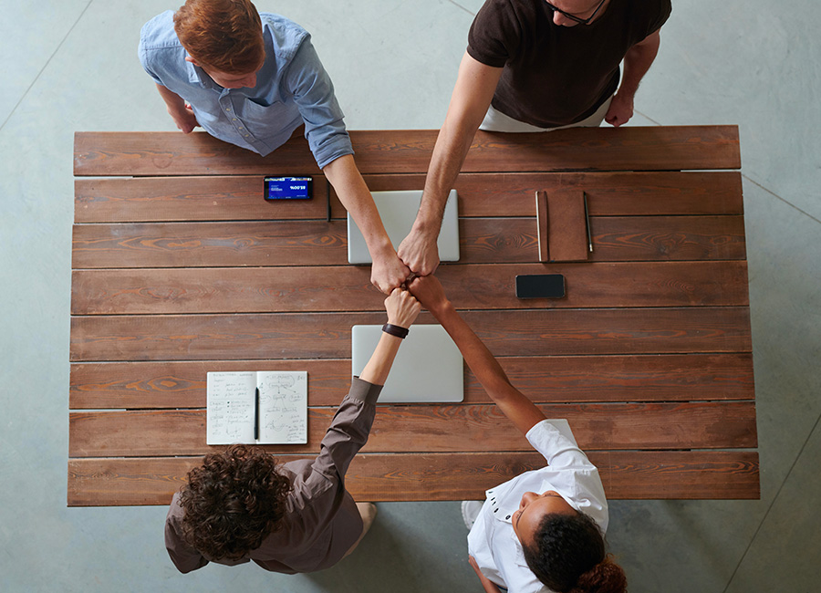 À vos côtés nous sommes vos facilitateurs